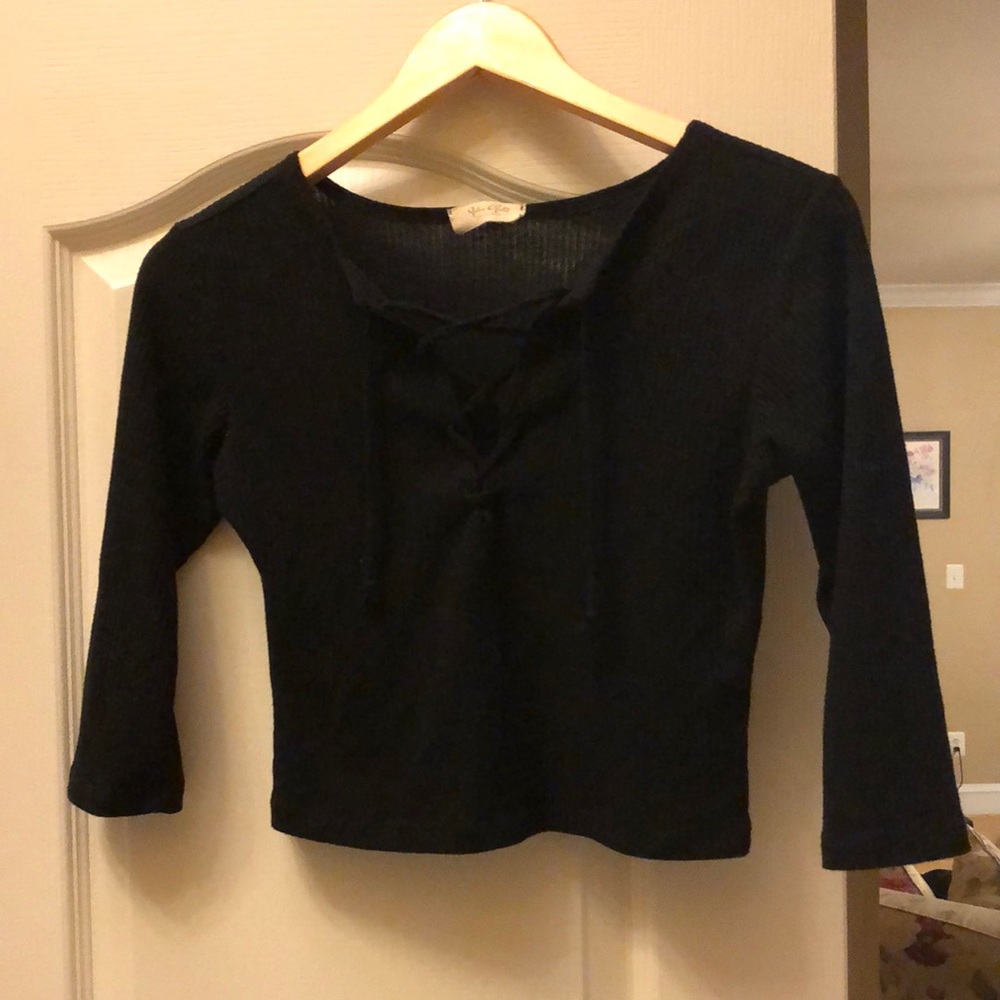 Black ribbed cropped 3/4 sleeve lace up neckline top
